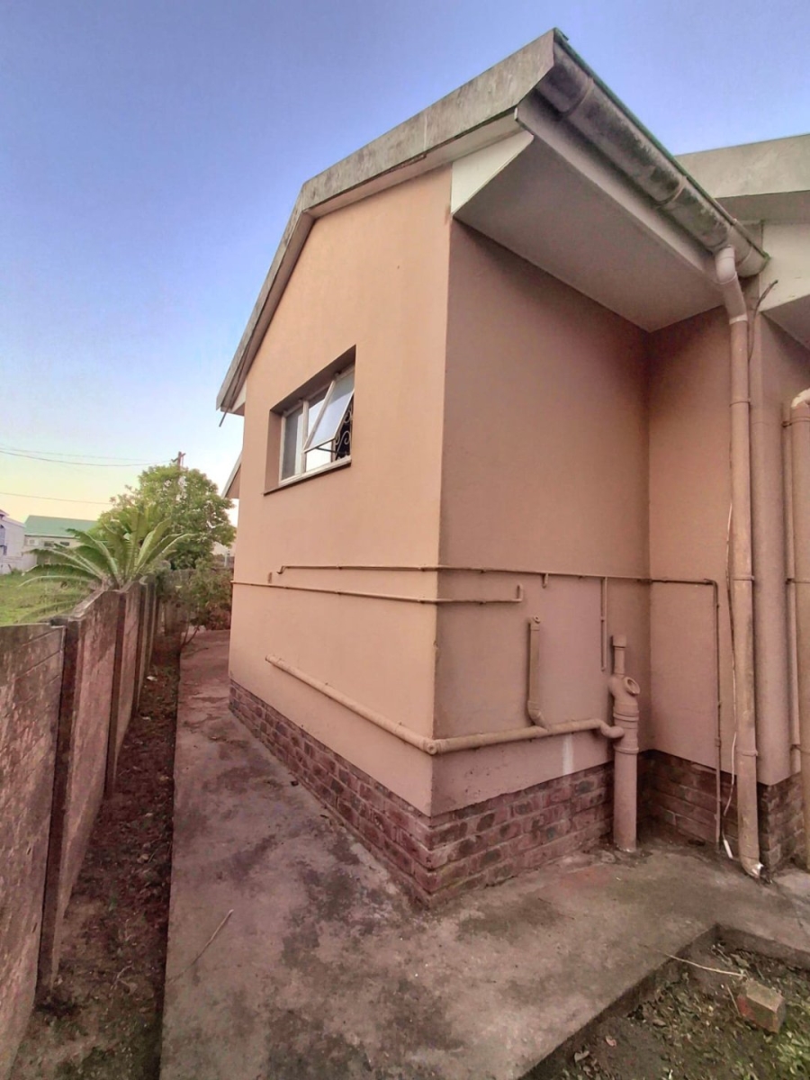 5 Bedroom Property for Sale in Summerpride Eastern Cape